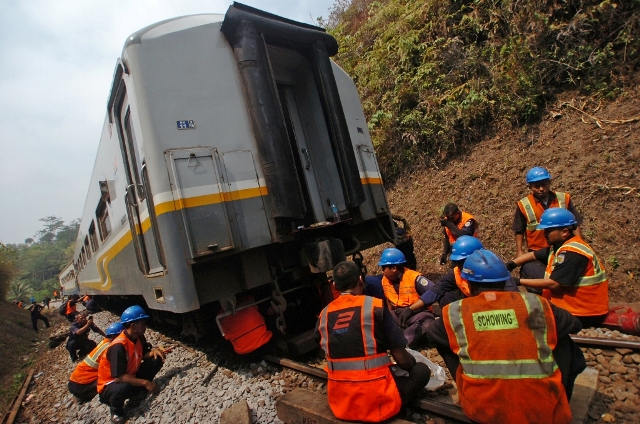 Jalur 6 Kereta Dialihkan Akibat Kereta Lodaya Anjlok