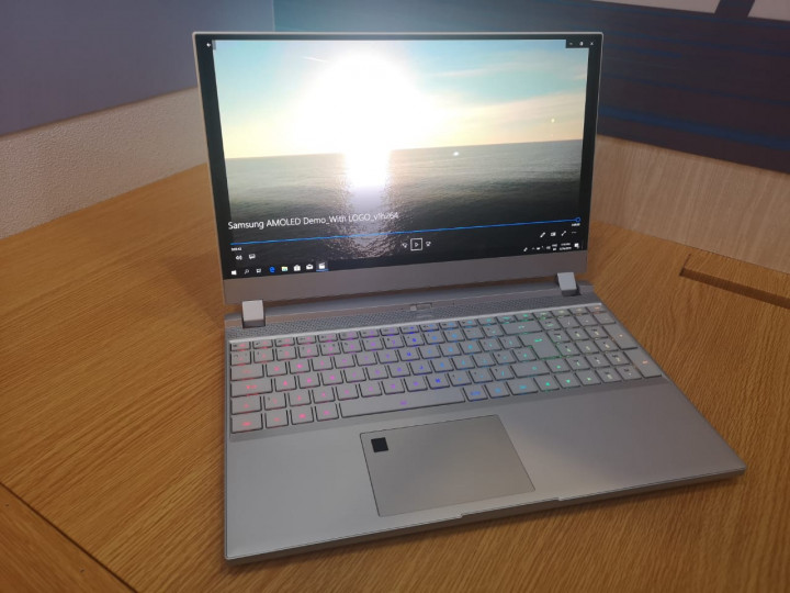 Gigabyte Aero 15 Pakai Layar OLED, Apa Alasannya?