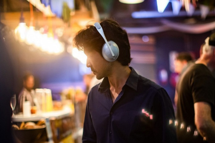 Bose Meluncurkan Headphone Noise Cancelling 700