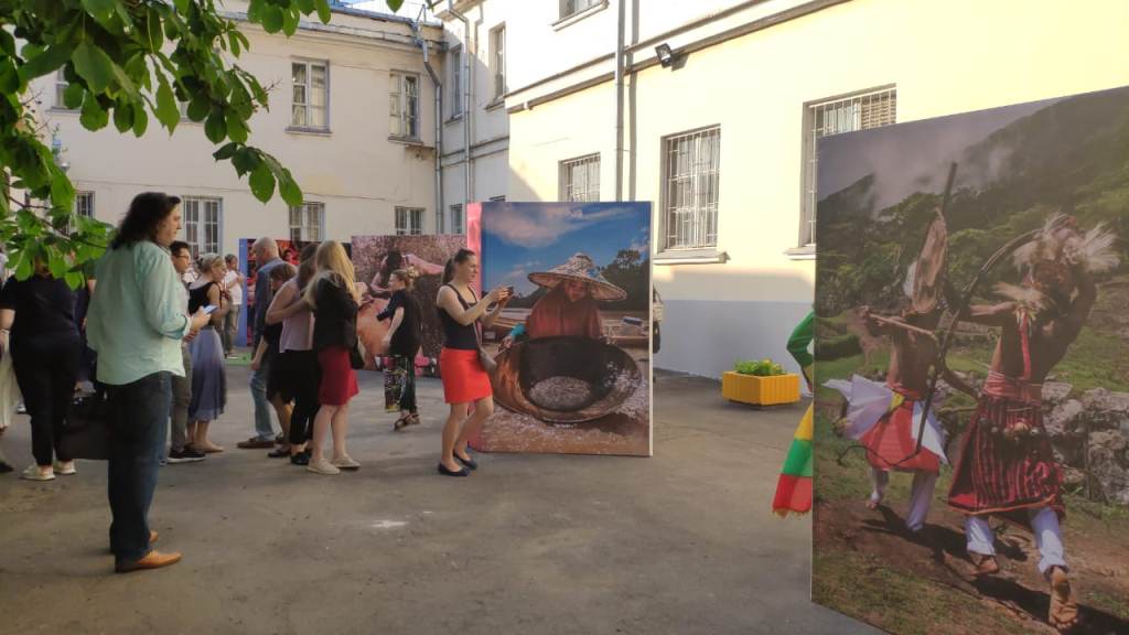 Pameran foto Pesona Indonesia di Rusia. (Foto: Dok. KBRI Moskow)