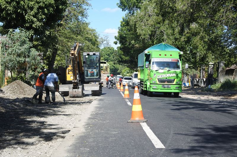 Perbaikan Jalan Skala Kecil di Jatim Masih Dilakukan