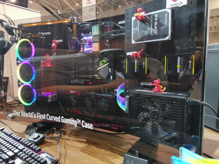 Bukan Monitor, MSI Pamer Casing PC Lengkung