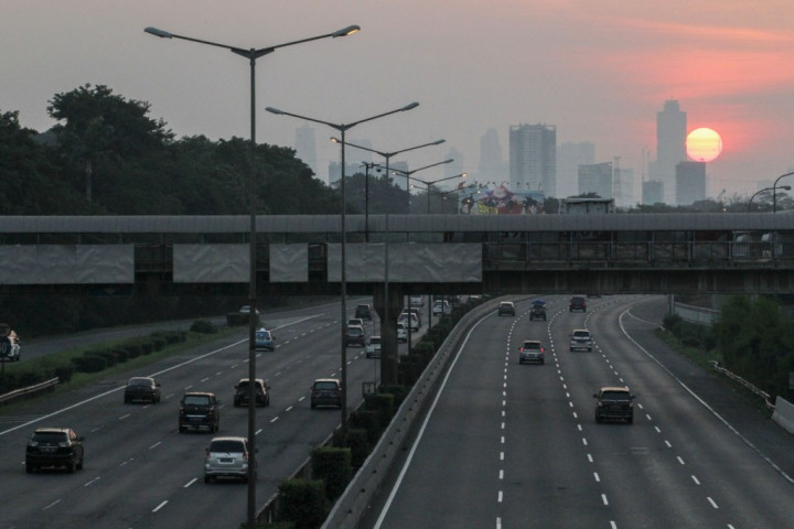 Sistem Satu Arah di Tol Cikampek Dihentikan