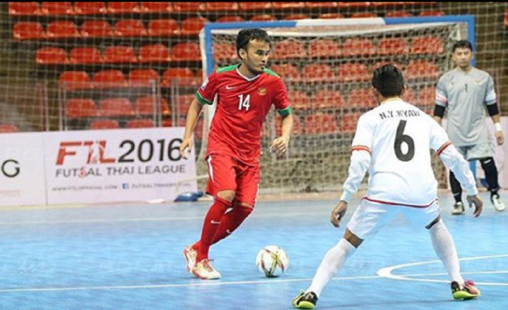 Dua Pemain Timnas Futsal Jajal Sepatu Futuristik
