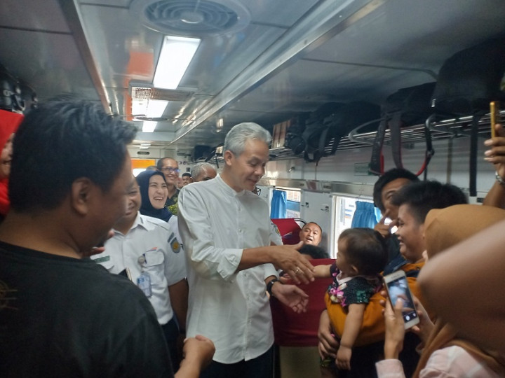 Ganjar: Masyarakat Jateng Senang Mudik Gratis dengan Kereta