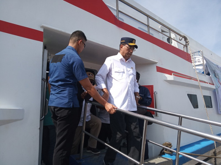 Menhub Lepas Kapal Mudik Gratis Rute Kalianget-Kangean