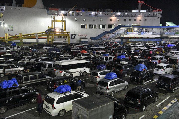 Suasana Arus Mudik di Pelabuhan Merak