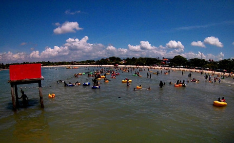 Perahu Karet Disiagakan Di Objek Wisata Pantai Jepara