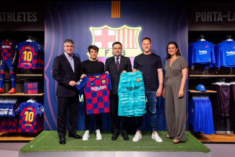 640 Gambar gambar kostum barcelona terbaru Keren