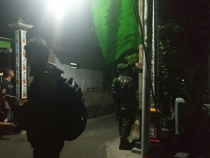 Polisi Geledah Rumah Terduga Pelaku Bom Bunuh Diri Kartasura
