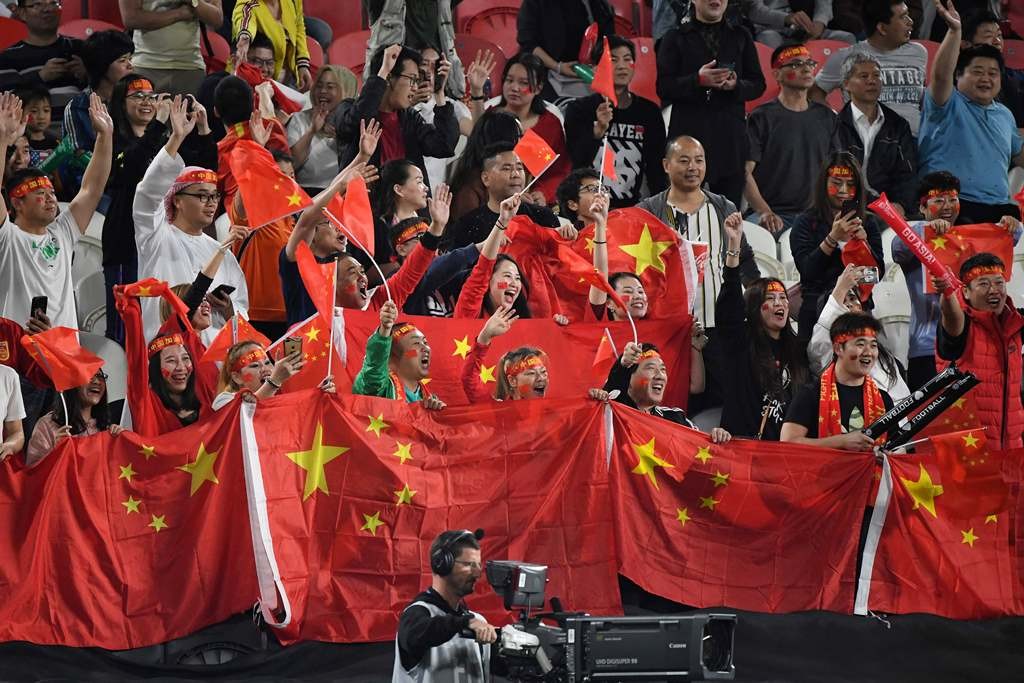 Suporter timnas Tiongkok. (Roslan RAHMAN / AFP)