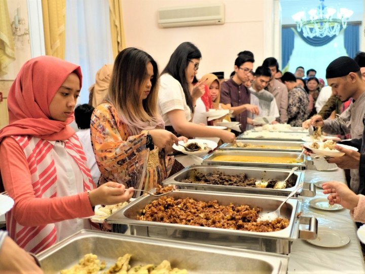 Opor dan Rendang Temani Idulfitri WNI di Rusia