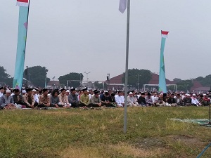 Raja Yogyakarta Salat Id di Alun-alun Utara