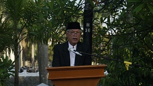 Wantimpres Malik Fadjar Berikan Khotbah Idulfitri di Malang