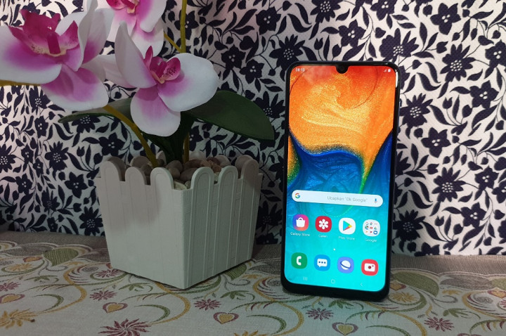 Samsung Galaxy A30, Terjangkau Bergaya Elegan