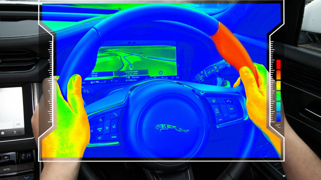 Fitur unik ini akan diberi nama sensory steering wheel tersebut membantu pengemudi dalam informasi. 
