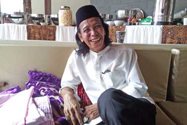 Mandra Siap Tekor Demi Bagi-bagi Uang Saat Lebaran