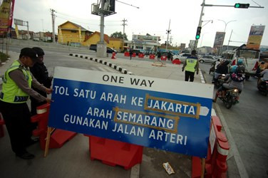 Pemberlakuan <i>One Way</i> Arus Balik Mundur Dua Jam