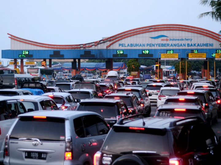 Pelabuhan Bakauheni Dipadati Pemudik