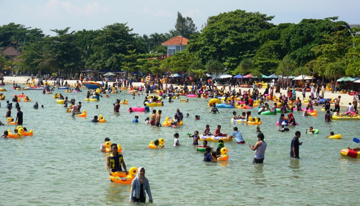 Wisatawan Diminta Mematuhi Batas Area Renang