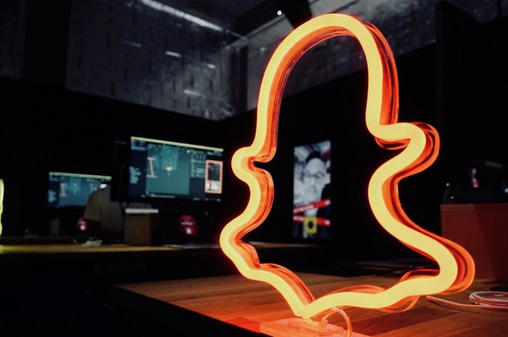 Snapchat Kembangkan Fungsi Mirip Facebook