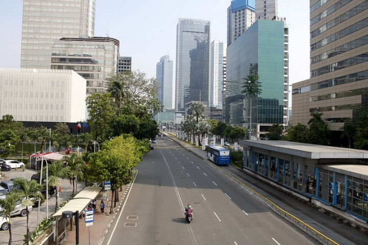 Swafoto di Tengah Jalan Bisa Dipenjara Tiga Bulan