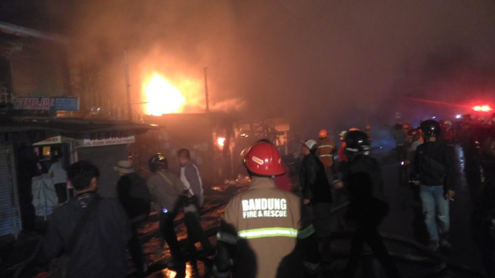 Polisi Selidiki Penyebab Kebakaran Pasar Ujungberung Bandung