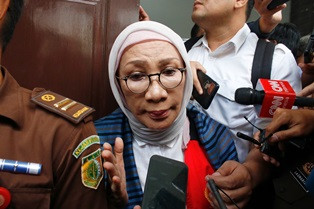 Kuasa Hukum Cek Kondisi Ratna Sarumpaet