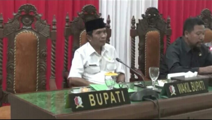 Paripurna DPRD Bojonegoro Tertunda karena Bupati Pelesir ke London