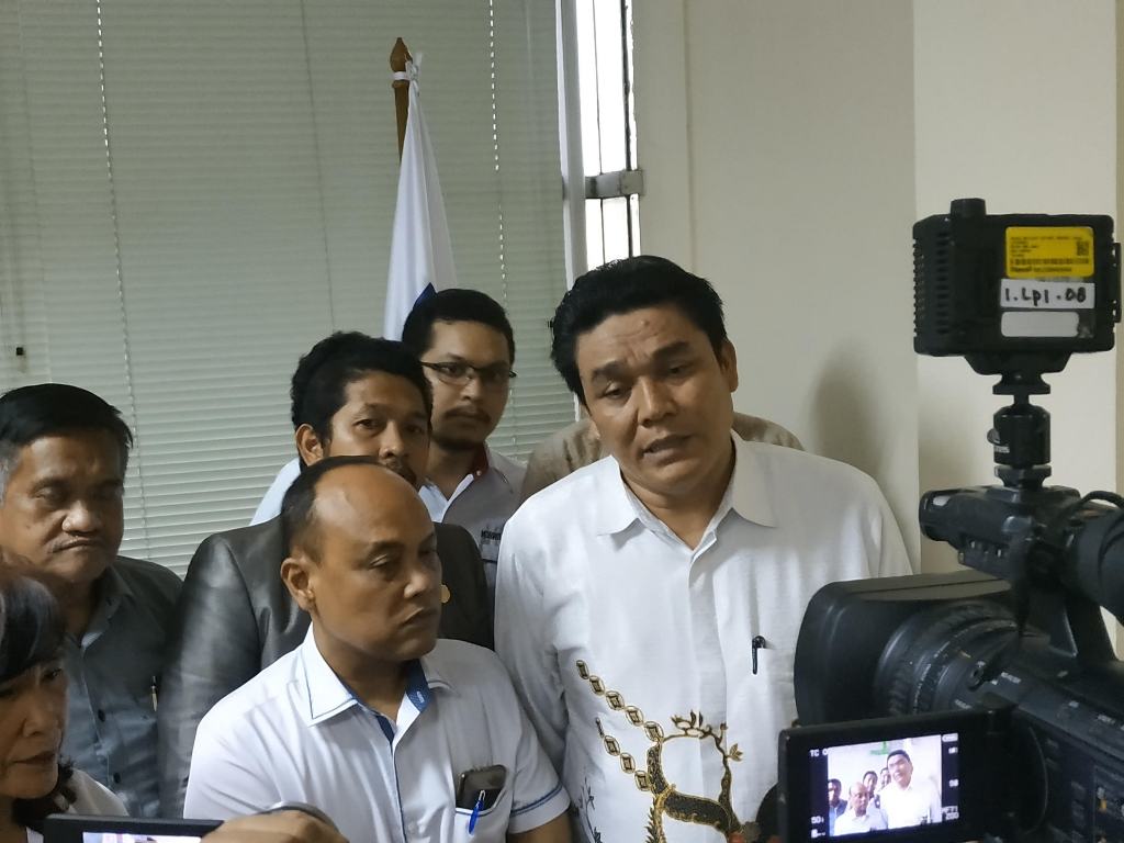 Pelapor BW Sandi Situngkir (kanan). Foto: Medcom.id/ Ilham Pratama Putra.