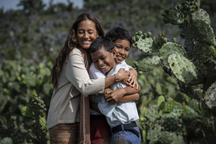 Debut Bernyanyi Putri Krisdayanti dan Raul Lemos di Lagu Sahabat Tersayang