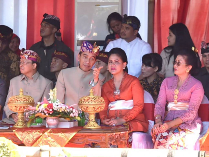 Jokowi Ikuti Pawai Pesta Kesenian Bali ke-41