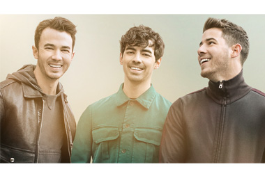 12 Fakta Menarik Jonas Brother dari Film Chasing Happiness