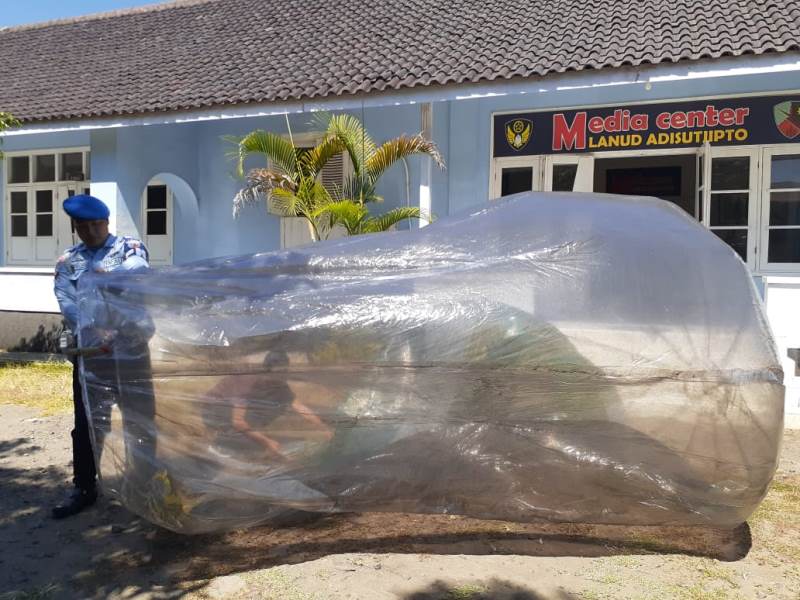 Balon udara yang ditemukan di Lanud Adisutjipto Yogyakarta, Senin, 17 Juni 2019. Medcom.id-Ahmad Mustaqim.