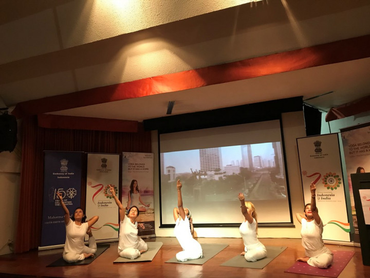 Kemenpar Dukung Penyelenggaraan Hari Internasional Yoga di Prambanan