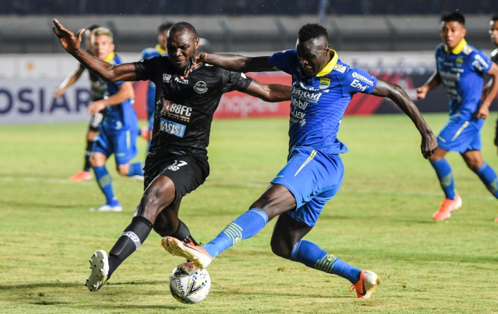 Tira Persikabo Paksa Persib Berbagi Angka