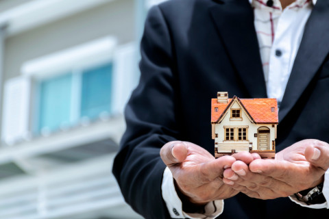 Lippo Karawaci Fokus Bangun 100 Ribu Rumah<script async src=