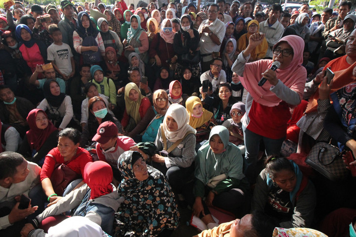 Warga Surabaya Gelar Protes PPDB Sistem Zonasi