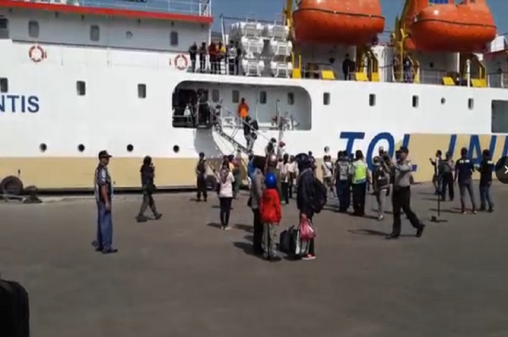 Pelindo III Bangun Fasilitas <i>Shore Connection</i> di Pelabuhan Tanjung Emas