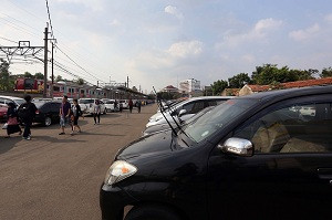 Raperda Pemilik Mobil di Depok Wajib Punya Garasi Disetujui