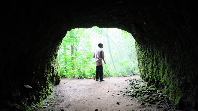 Penjaga Setia Gua Jepang di Yogyakarta