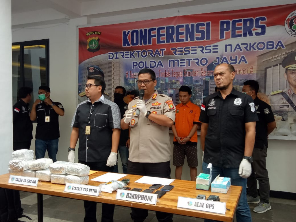 Kabid Humas Polda Metro Jaya Kombes Argo Yuwono saat jumpa pers penangkapan kurir sabu jaringan Malaysia. Foto:Medcom.id/ Siti Yona Hukmana