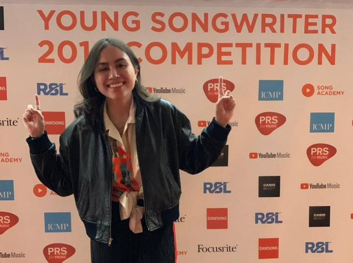 Andrea Turk Bikin Bangga Indonesia Lewat Lagu Ciptaan