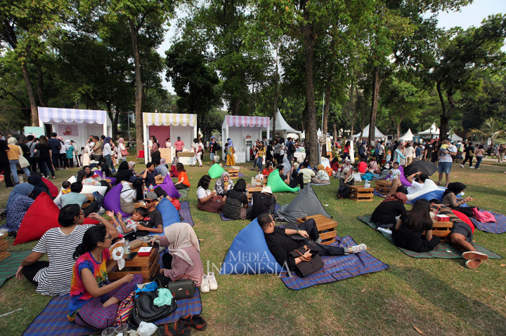 Serunya Piknik di Lapangan Banteng Sambut HUT ke-492 Jakarta
