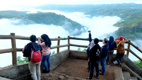 Jurang Tembelan Kanigoro Sensasi Lain Di Kawasan Taman Buah