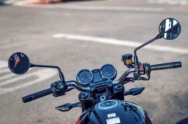 Pasang Spion Kecil di Motor Tingkatkan Risiko Kecelakaan di Jalan