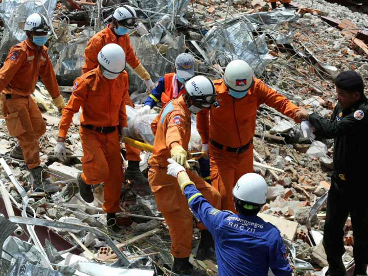 Korban Gedung Roboh Kamboja Jadi 24 Jiwa