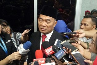 <i>Era Sekolah Favorit Telah Usai</i>