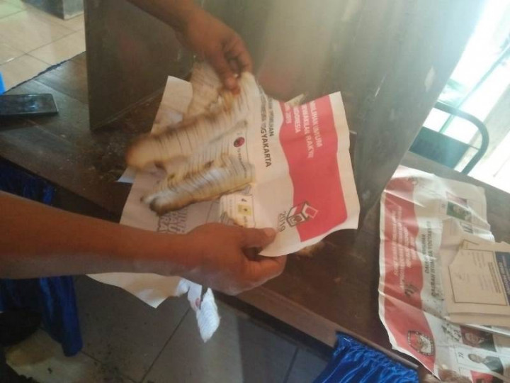 Pembakar Surat Suara Divonis Hukuman Percobaan