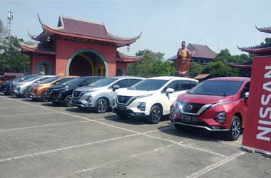 Nissan Kian Agresif Kenalkan All New Livina